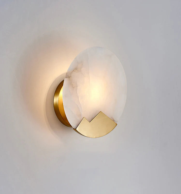 Alabaster Brass Wall Light - Nuvé