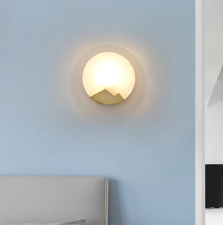 Alabaster Brass Wall Light - Nuvé