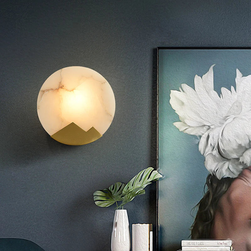 Alabaster Brass Wall Light - Nuvé