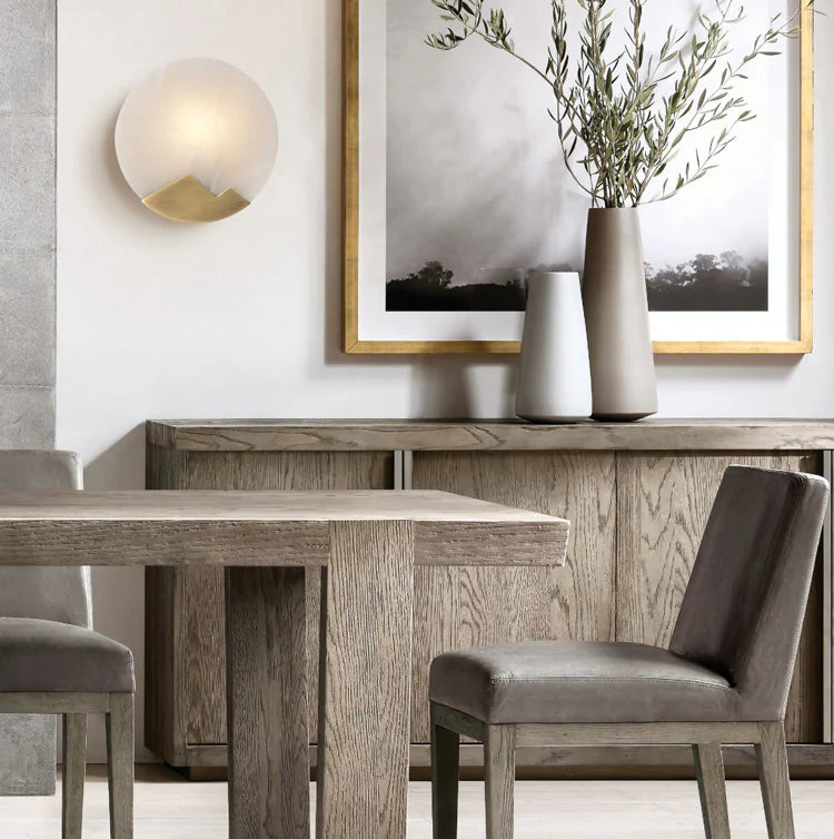 Alabaster Brass Wall Light - Nuvé