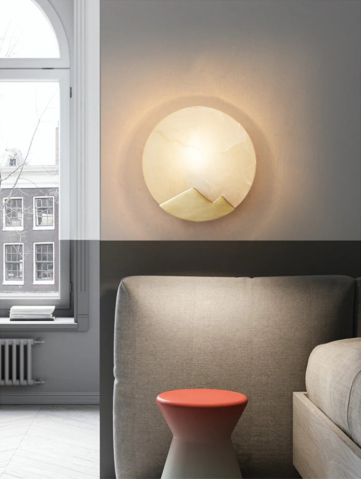 Alabaster Brass Wall Light - Nuvé