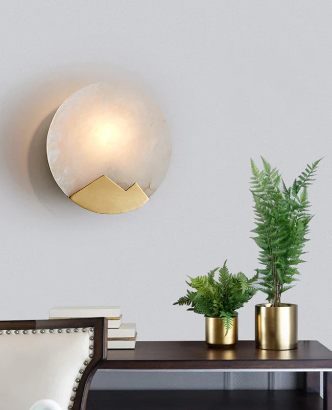 Alabaster Brass Wall Light - Nuvé