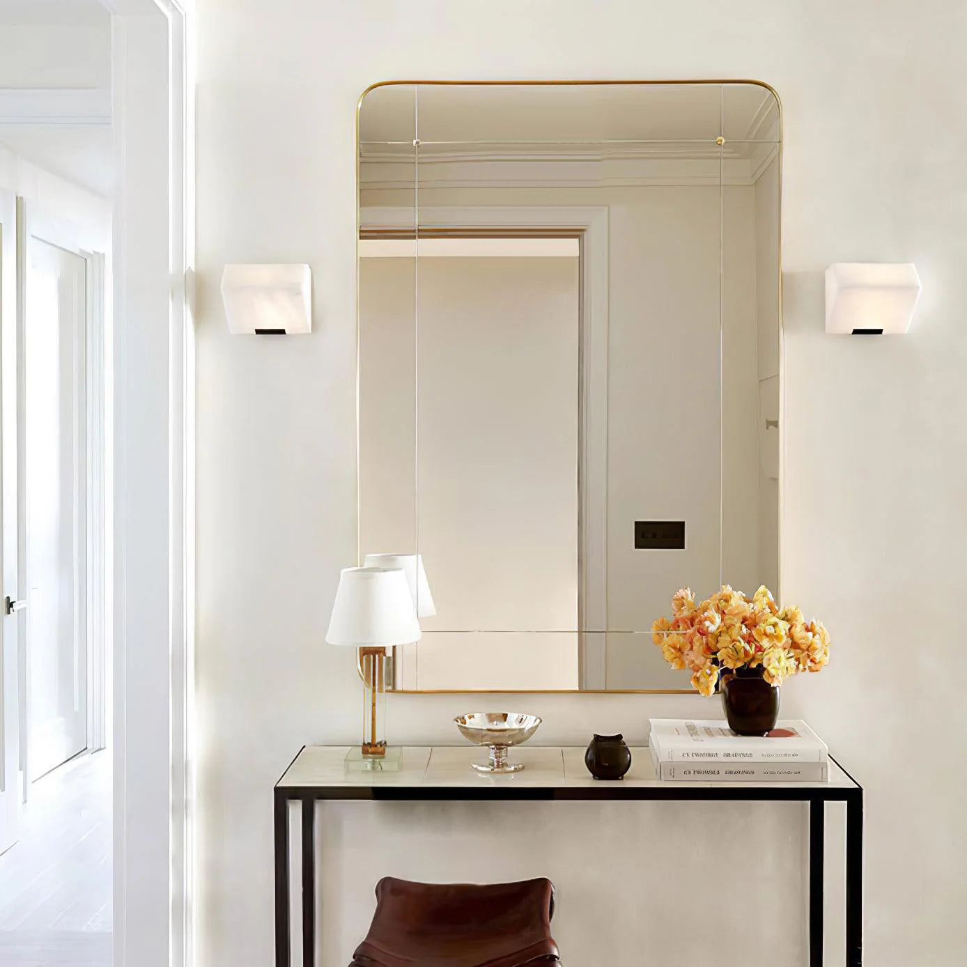 Modern Alabaster Staircase Wall Lamp - Nuvé