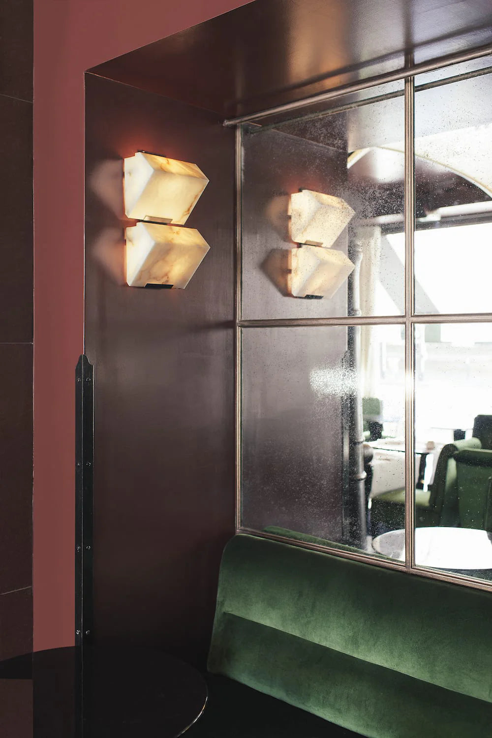 Modern Alabaster Staircase Wall Lamp - Nuvé