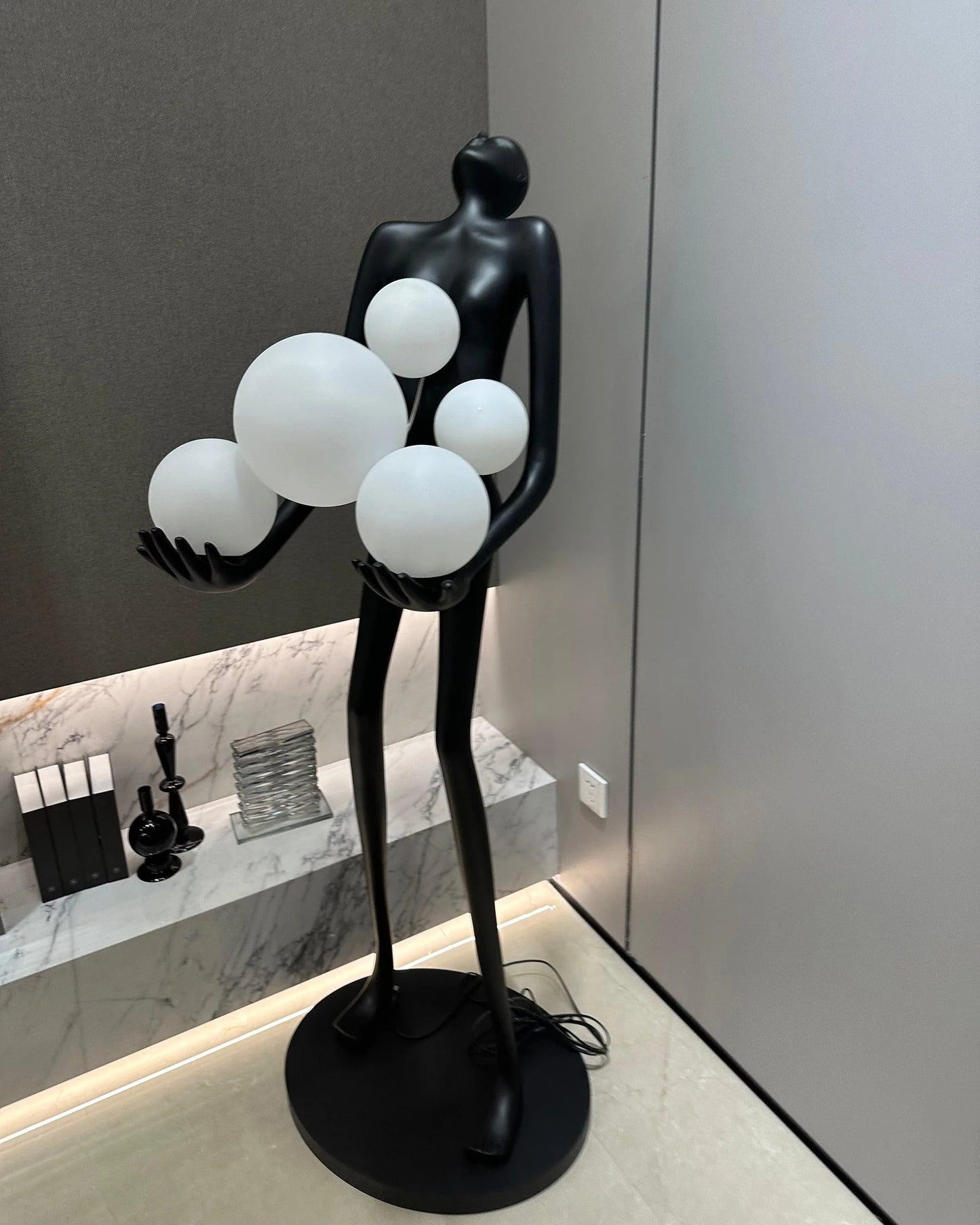 Artistic Decorative Figure Floor Lamp - Nuvé