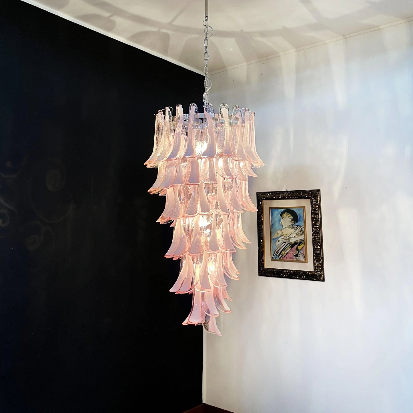 Petals Spiral Murano Pink Chandelier - Nuvé