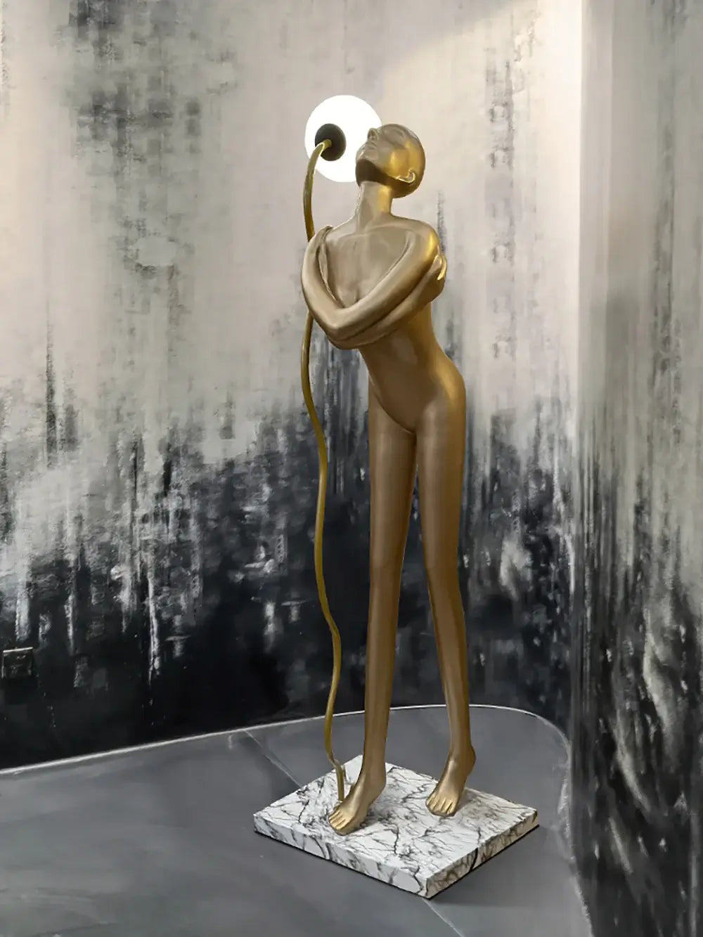 Body Art Venus Sculpture Floor Lamp - Nuvé