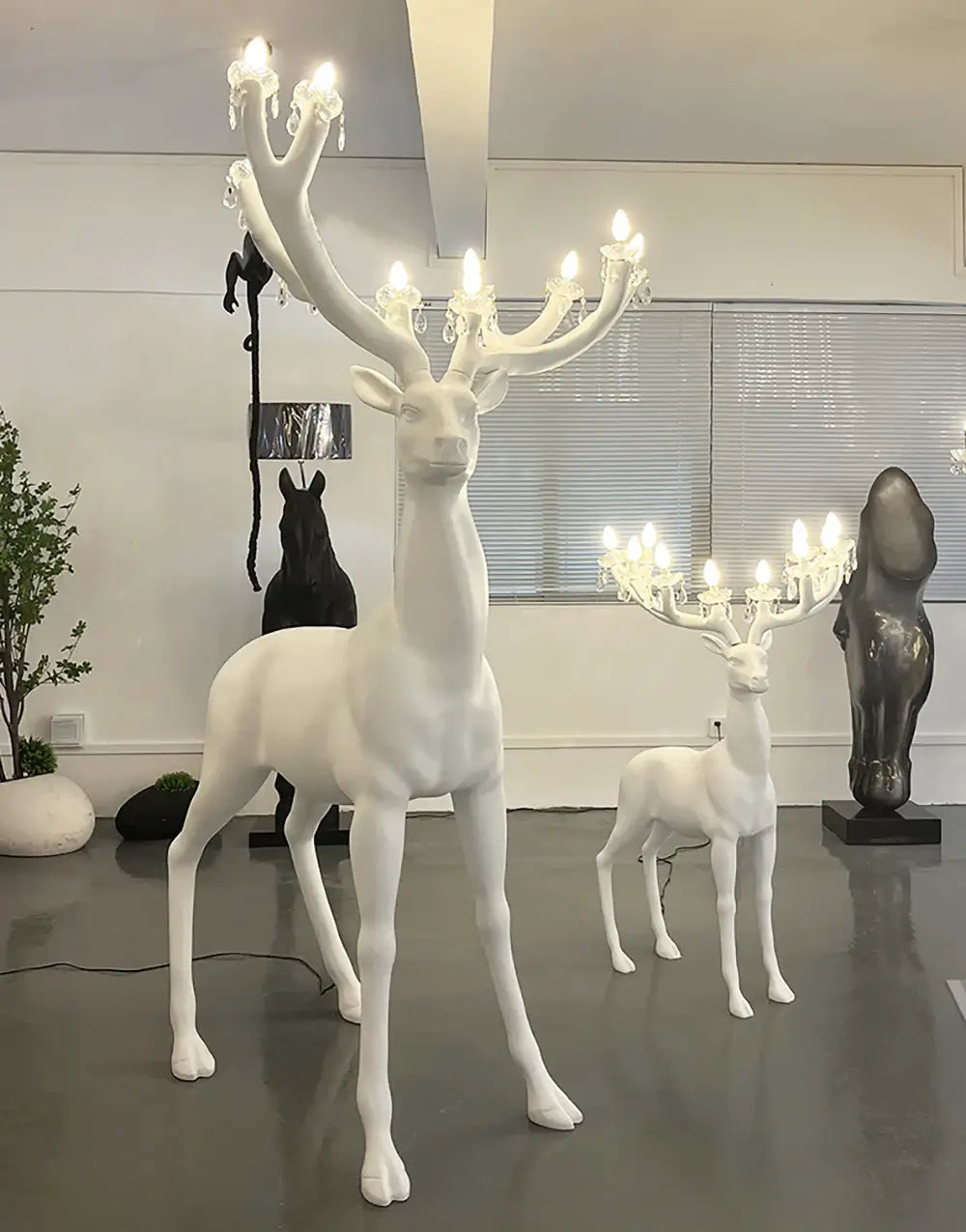 Deer Sculpture Floor Lamp - Nuvé