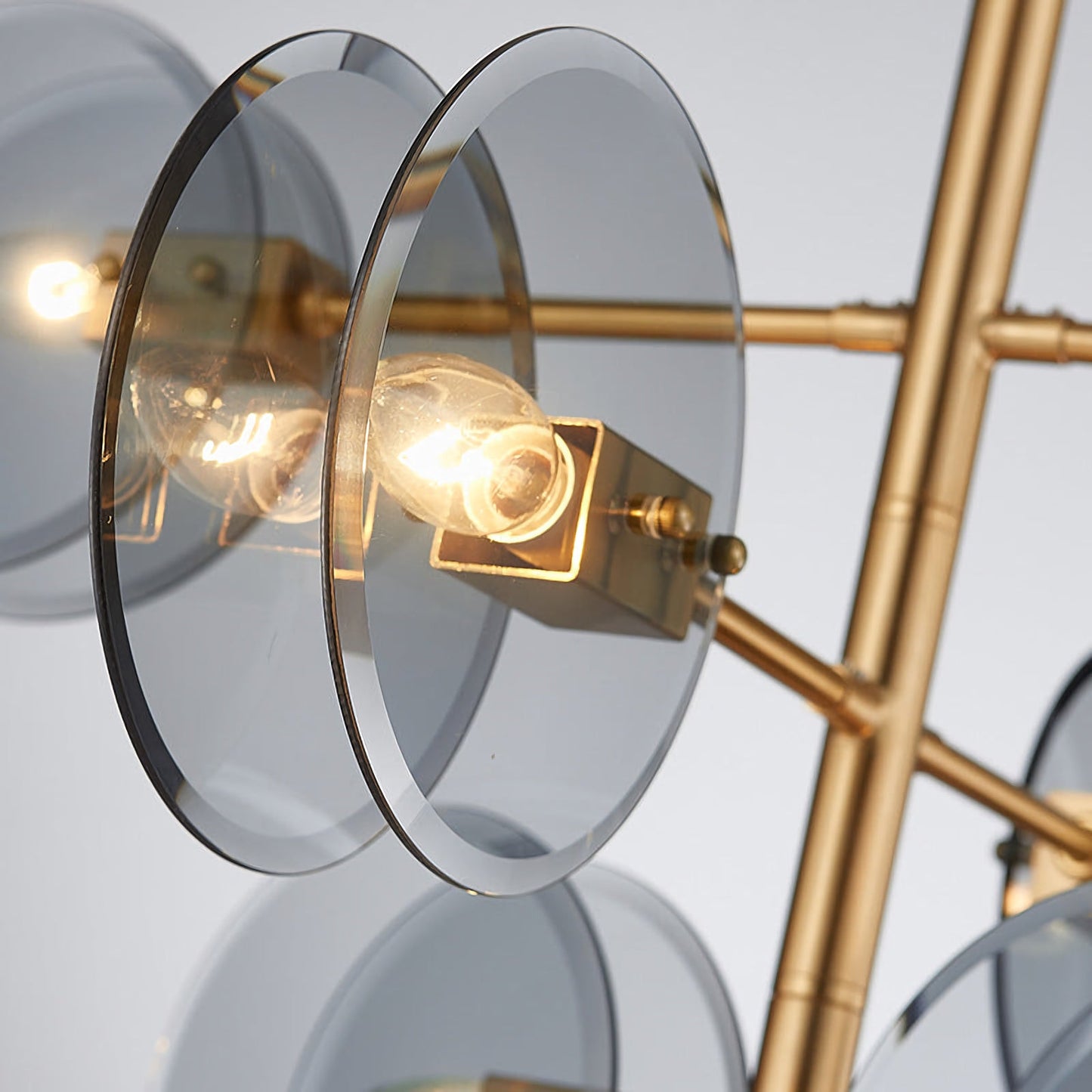Disc Arteriors Norwich Glass Chandelier - Nuvé