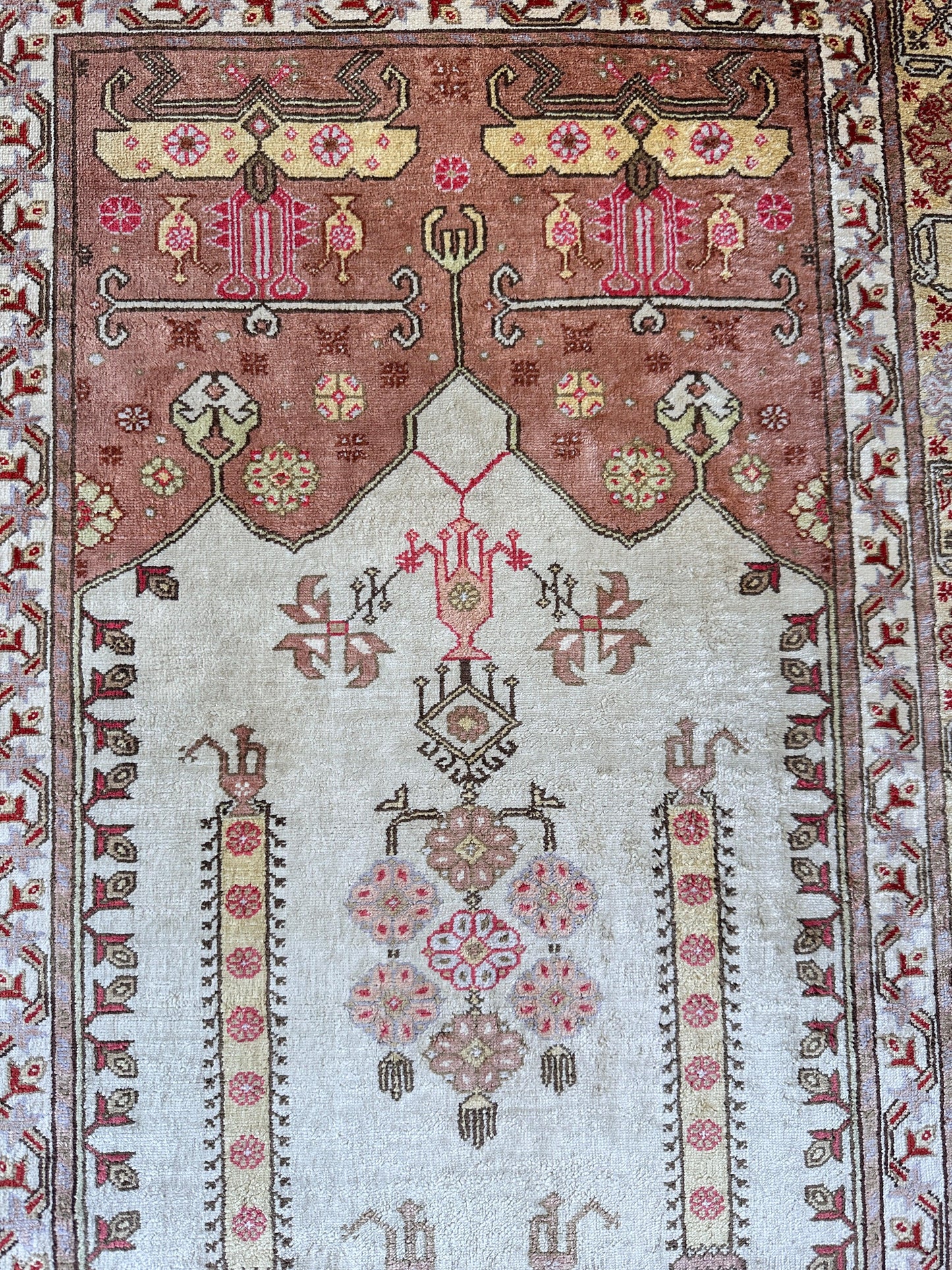 Luxurious Hand-Knotted Pure Silk Turkish Kayseri Rug – Intricate Floral & Geometric Design, 2’2” x 3’ - Nuvé
