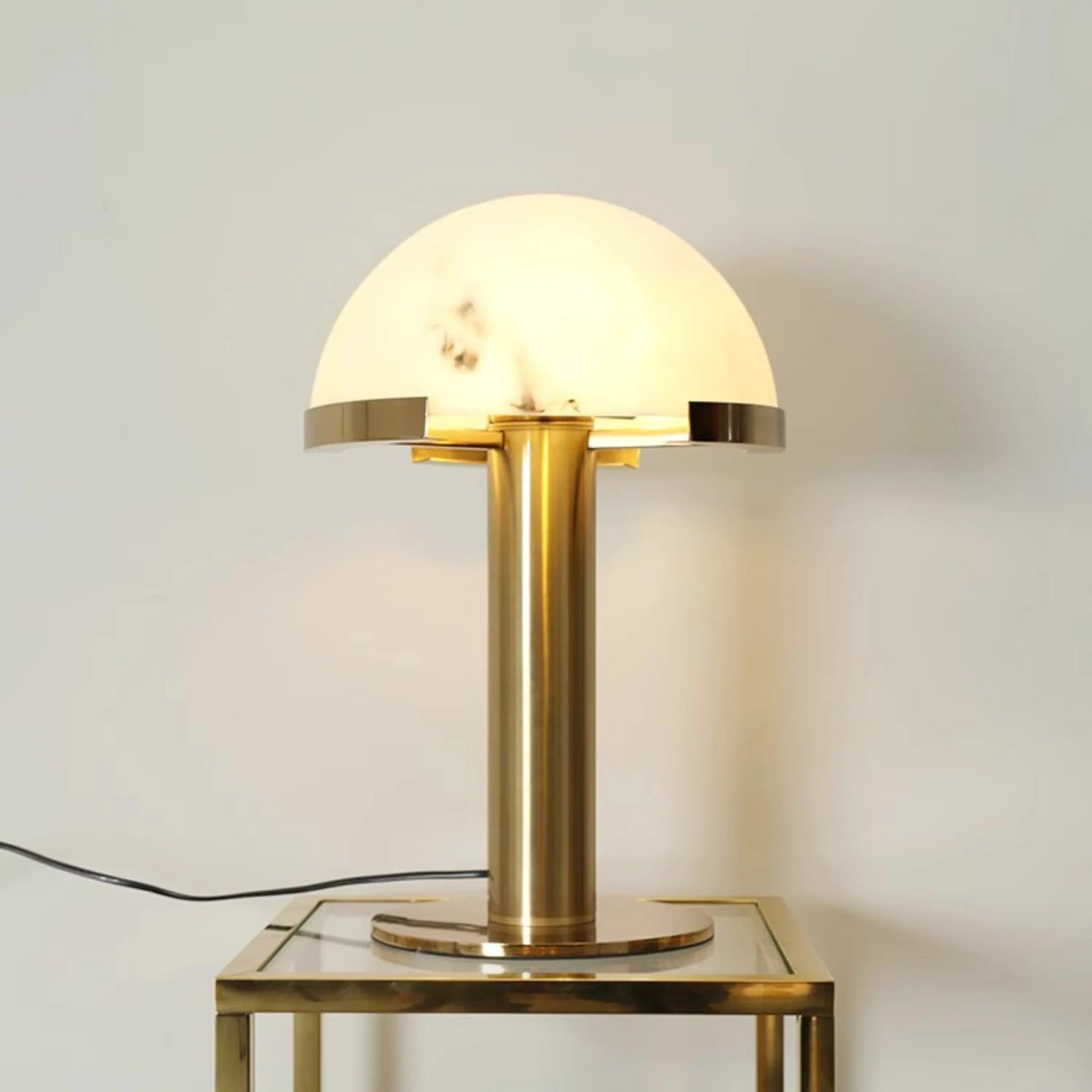 Elegance Alabaster Table Lamp - Nuvé
