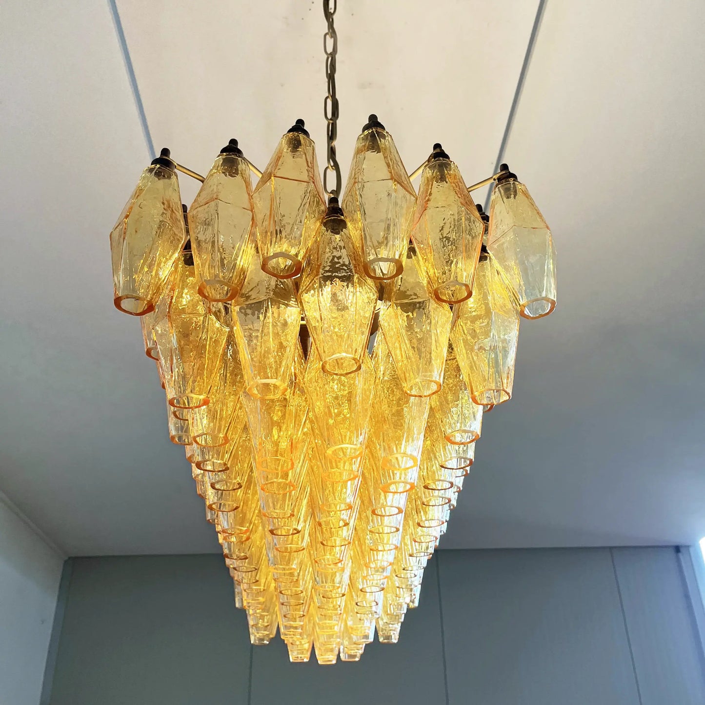 Elegant Amber Murano Poliedri Chandelier - Nuvé