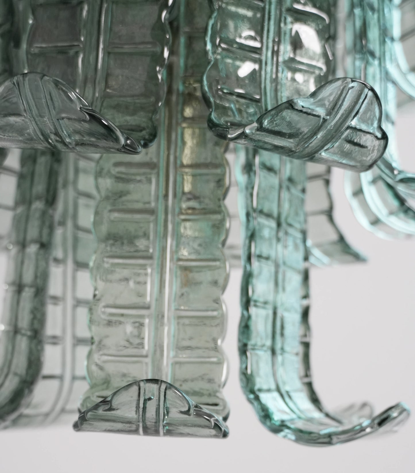 Elegant Leaf-Shaped Murano Glass Chandelier - Nuvé