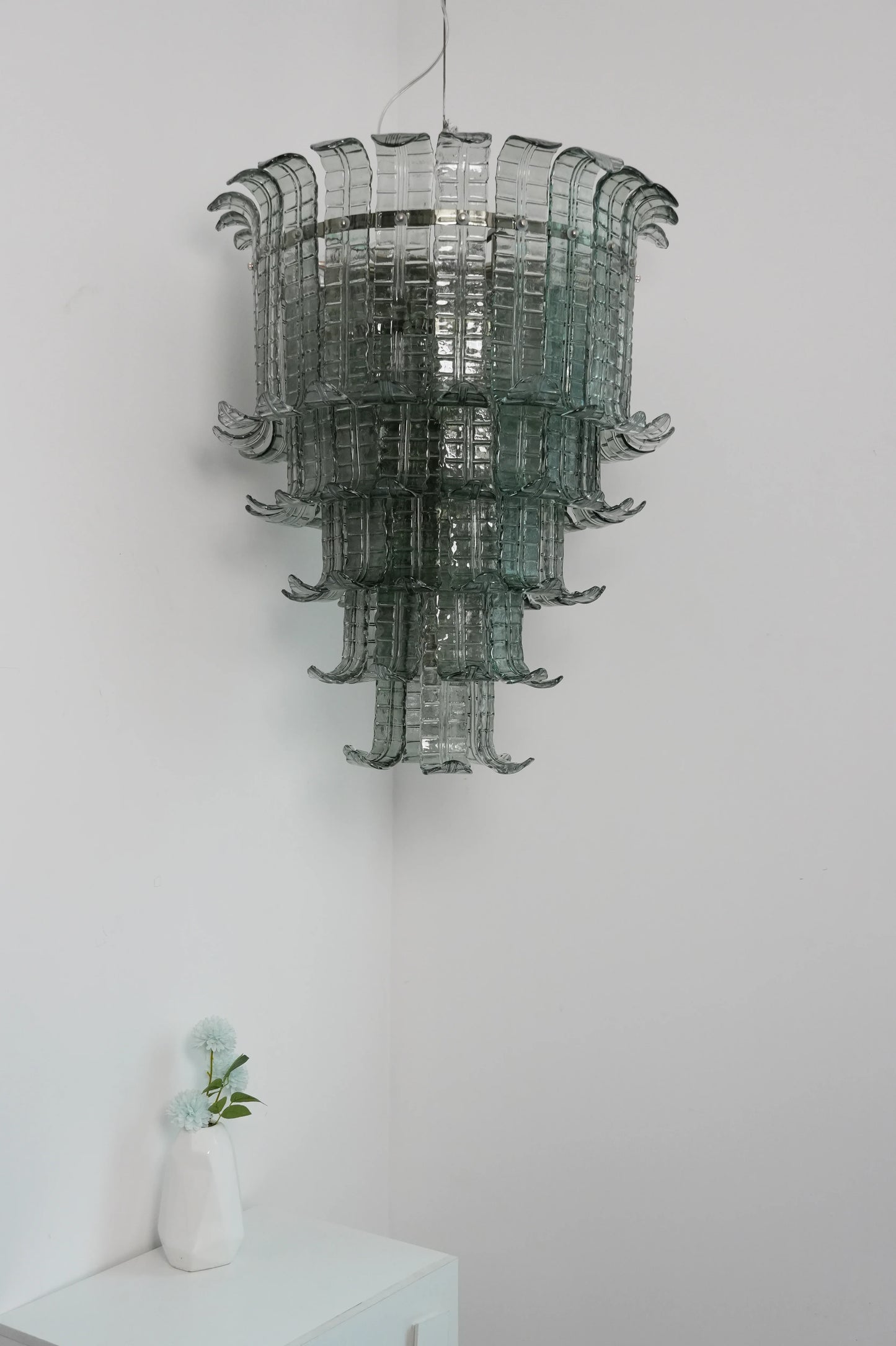 Elegant Leaf-Shaped Murano Glass Chandelier - Nuvé