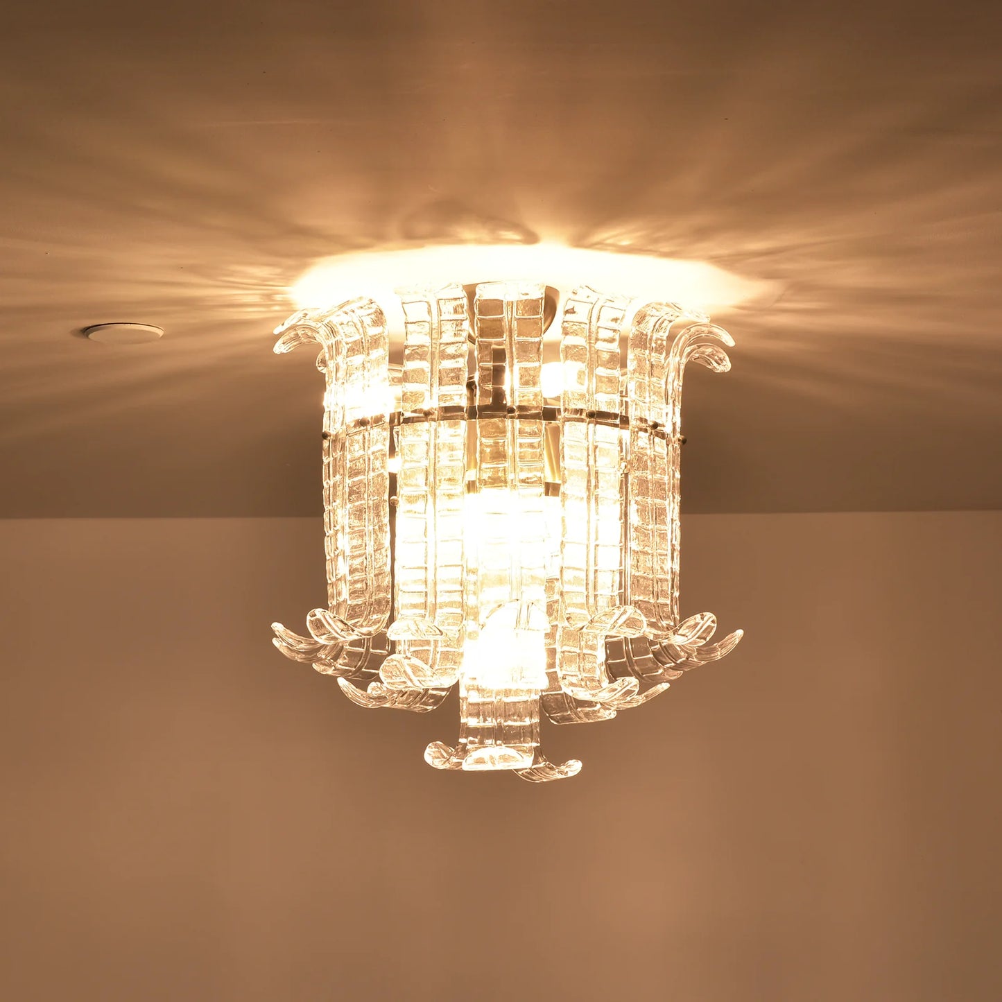 Elegant Murano Leaf Shaped Ceiling Lamp - Nuvé