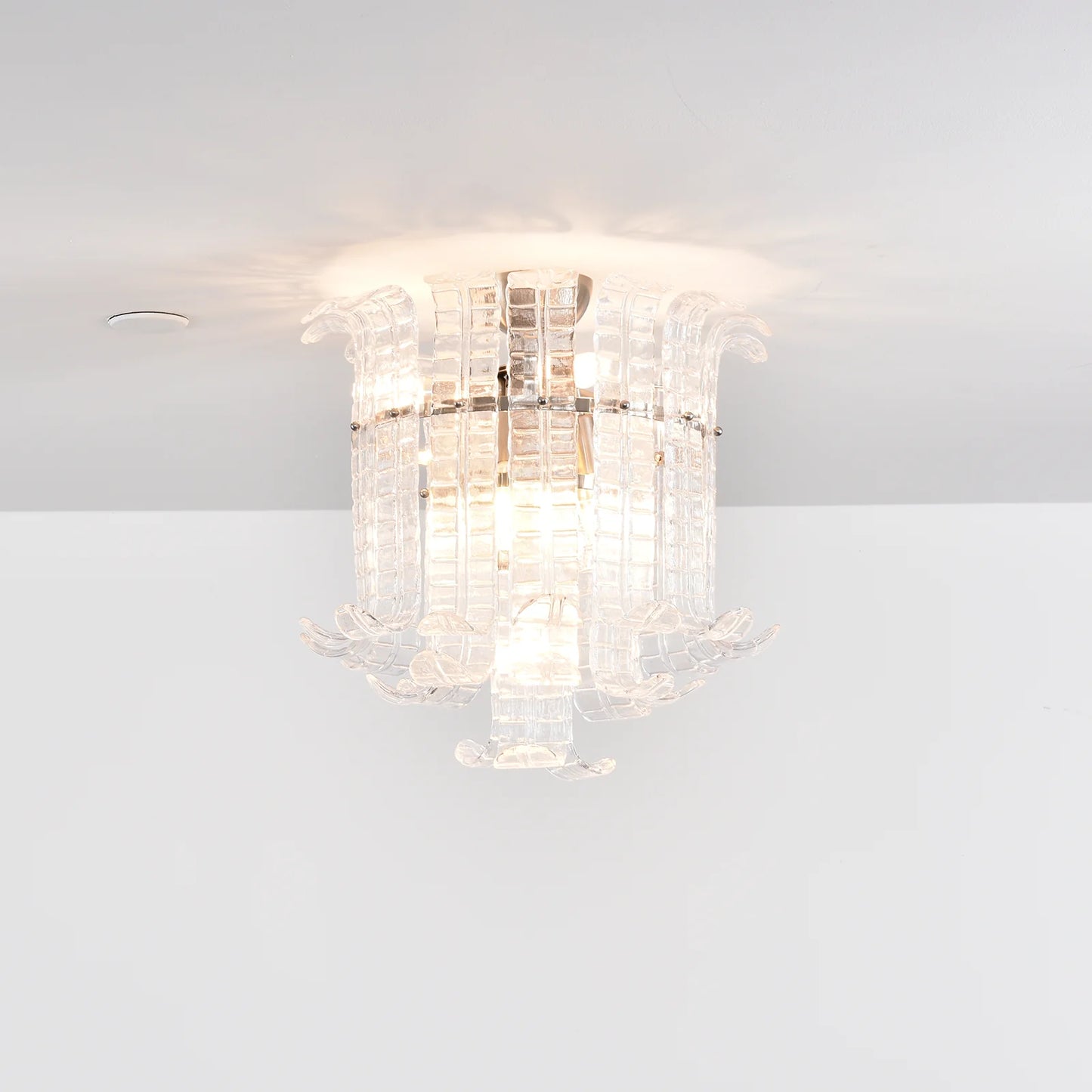 Elegant Murano Leaf Shaped Ceiling Lamp - Nuvé