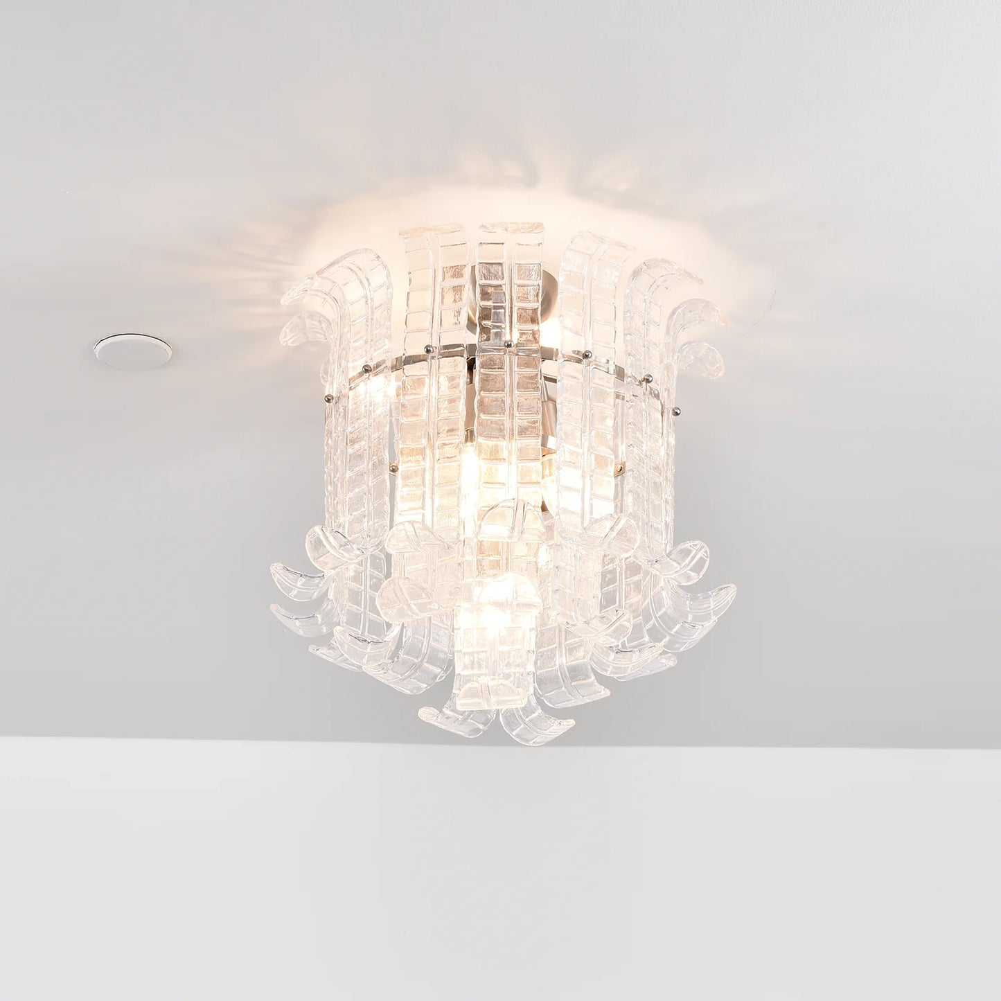 Elegant Murano Leaf Shaped Ceiling Lamp - Nuvé