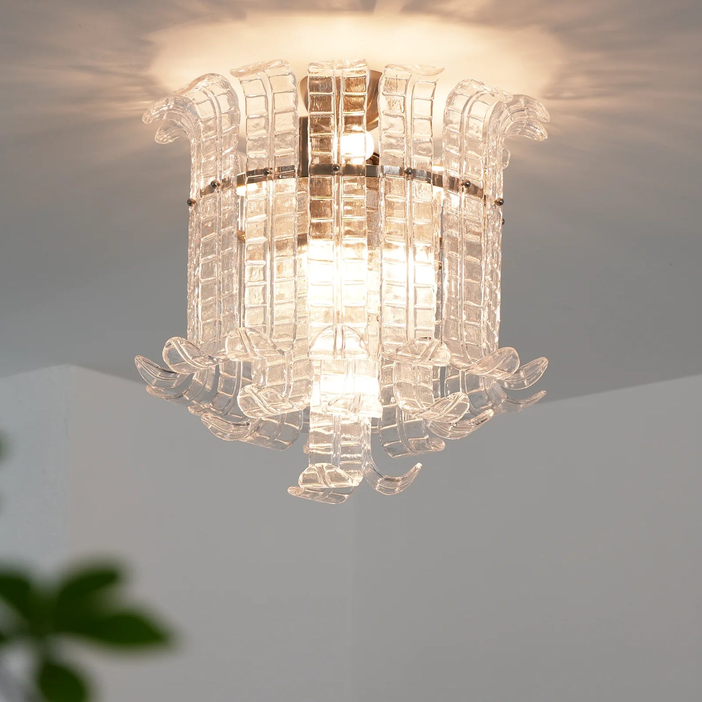 Elegant Murano Leaf Shaped Ceiling Lamp - Nuvé