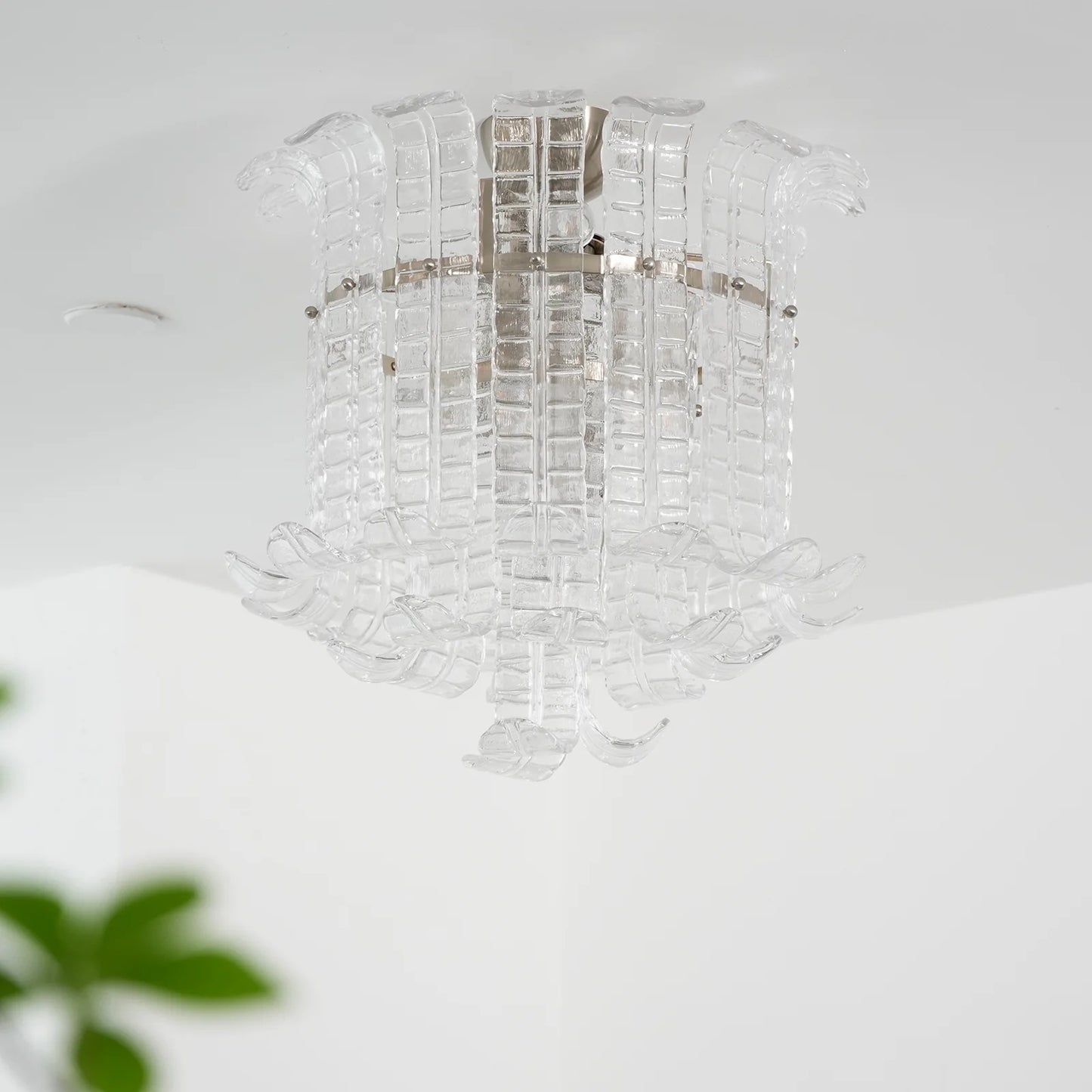 Elegant Murano Leaf Shaped Ceiling Lamp - Nuvé