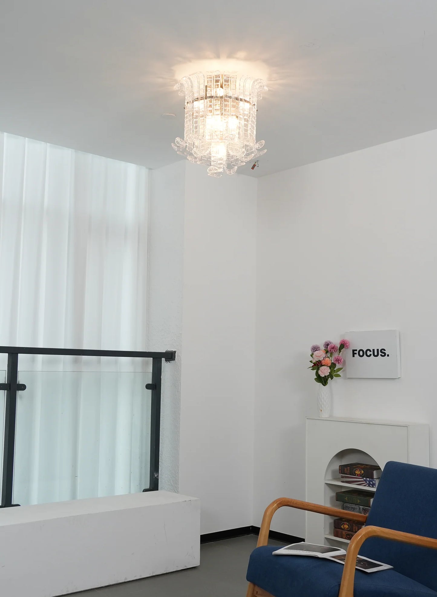 Elegant Murano Leaf Shaped Ceiling Lamp - Nuvé
