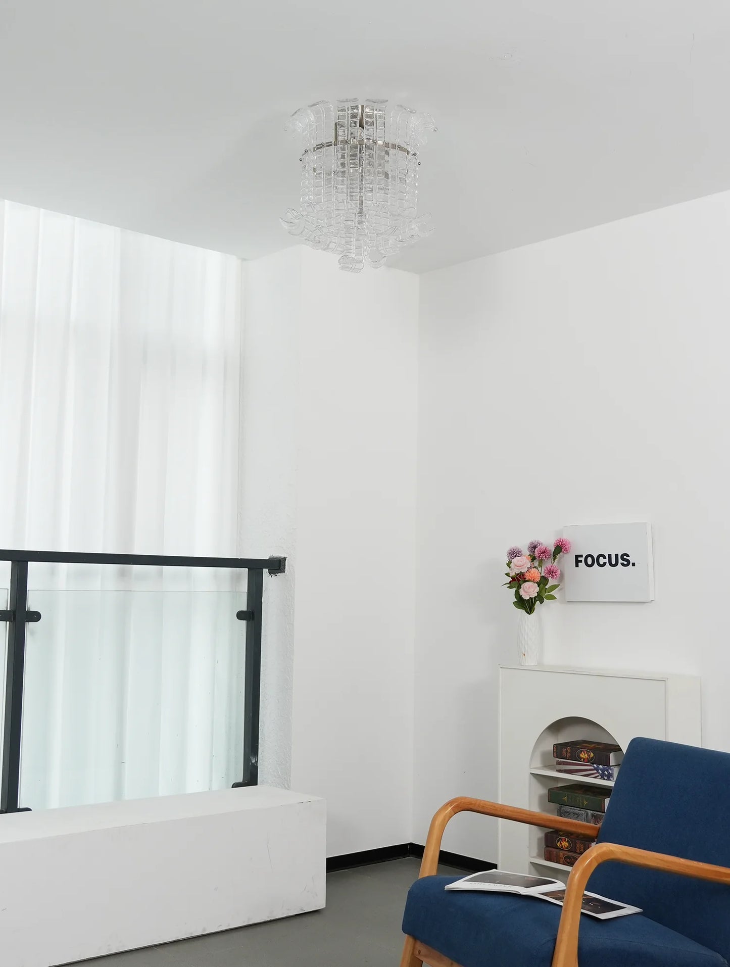 Elegant Murano Leaf Shaped Ceiling Lamp - Nuvé