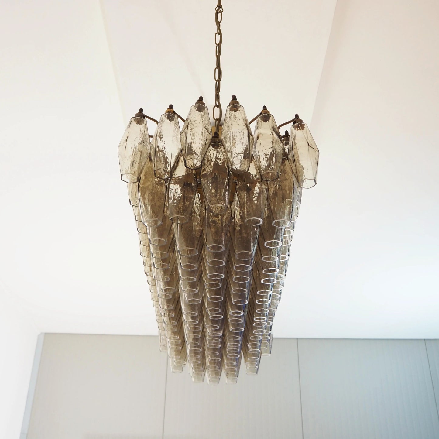 Elegant Smoked Murano Poliedri Chandelier - Nuvé