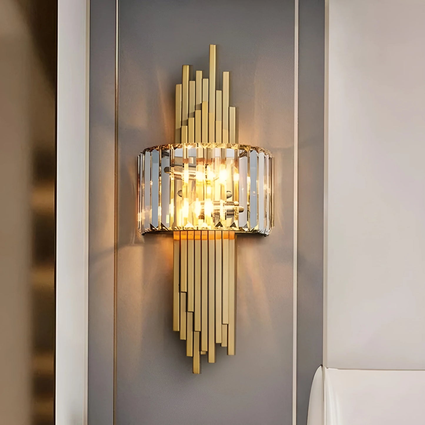 Eudora Crystal Wall Lamp - Nuvé