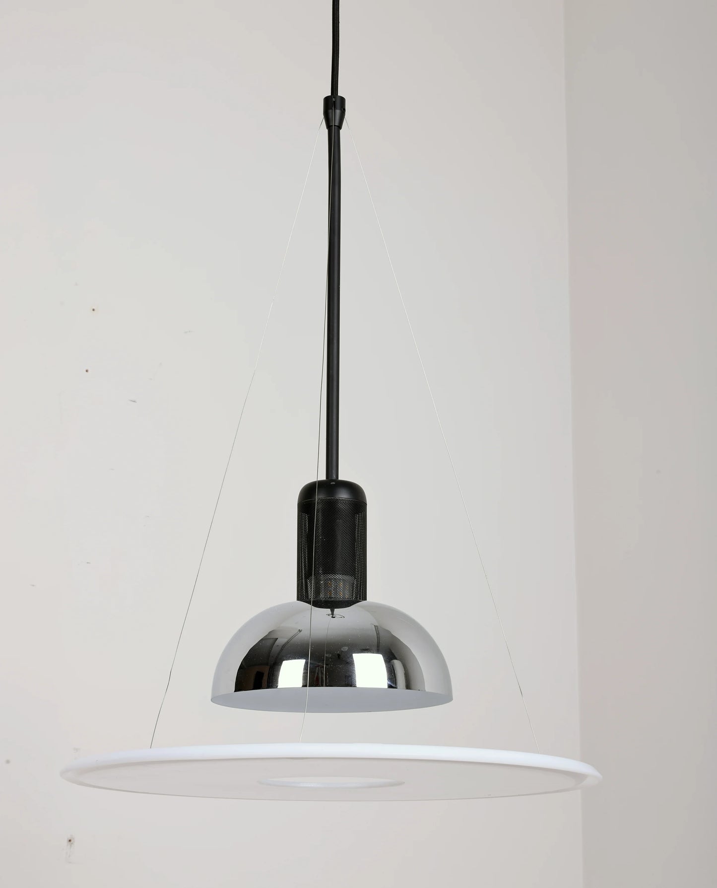 Acrylic Frisbi Pendant Light - Nuvé