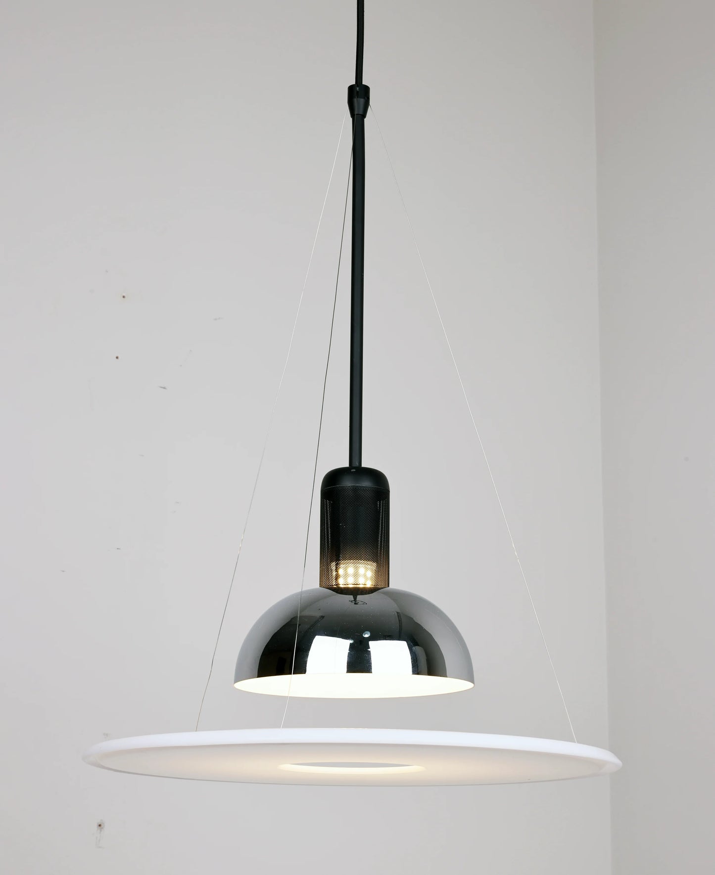 Acrylic Frisbi Pendant Light - Nuvé