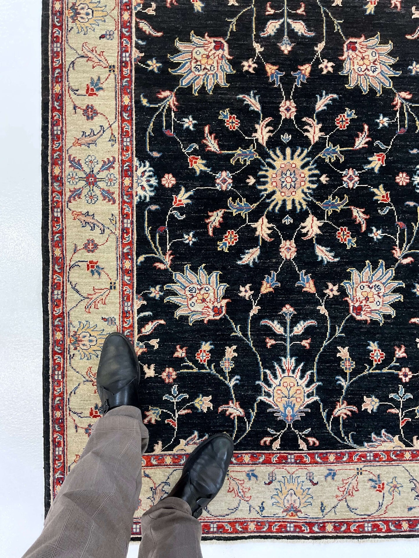 Chobi Farahan (4'01"x6'02") black/ivory
