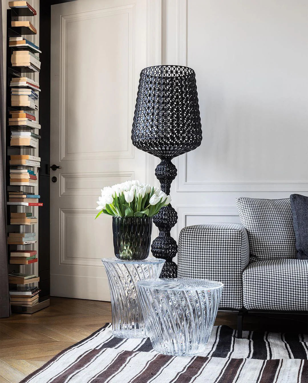 Simple Kabuki Acrylic Floor Lamp - Nuvé