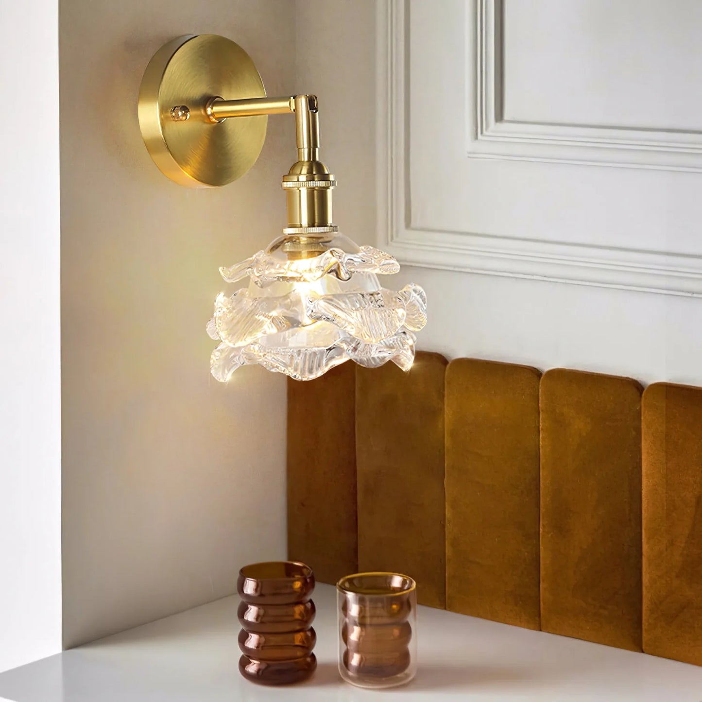 Kano Brass Wall Lamp - Nuvé