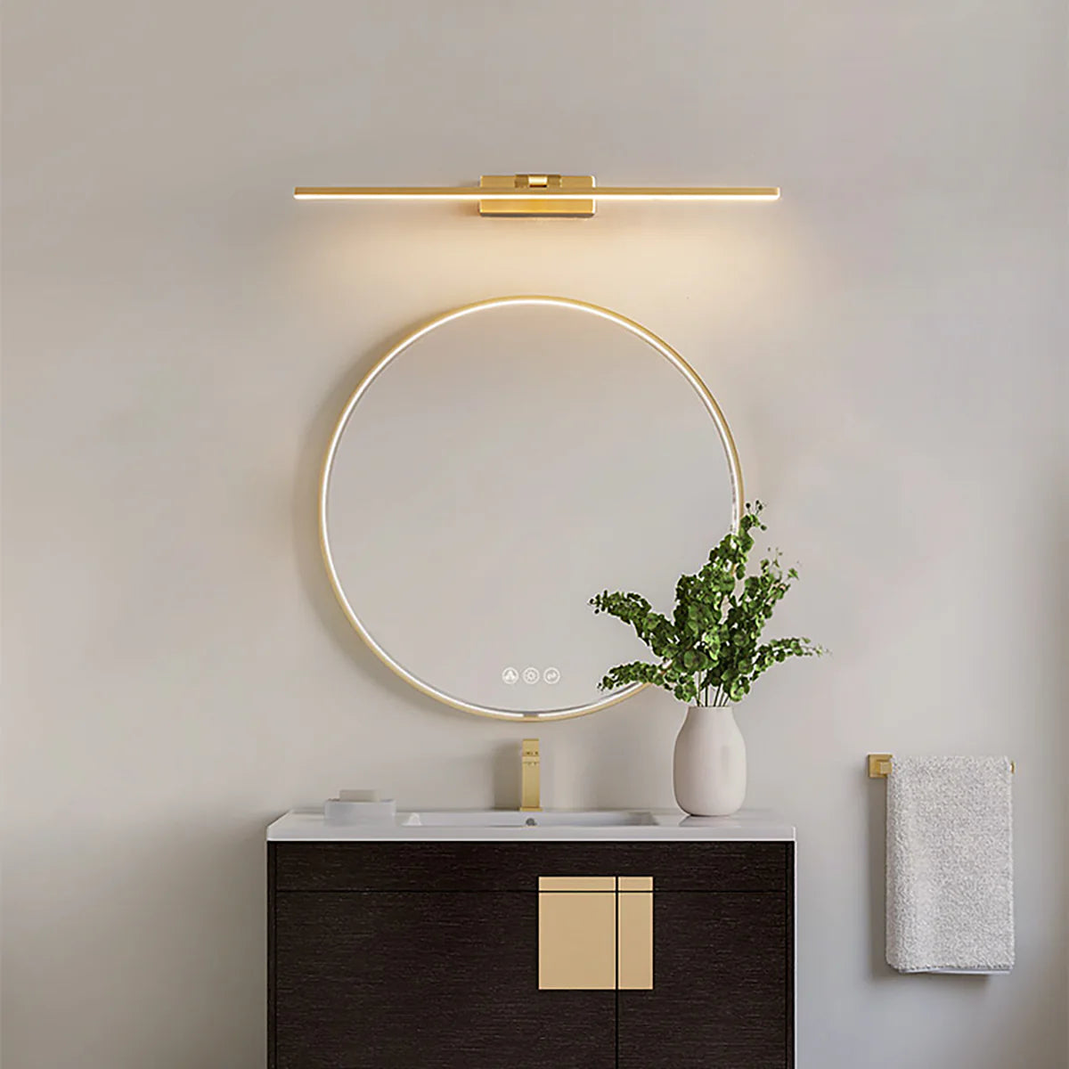 Linear Bathroom Wall Light - Nuvé
