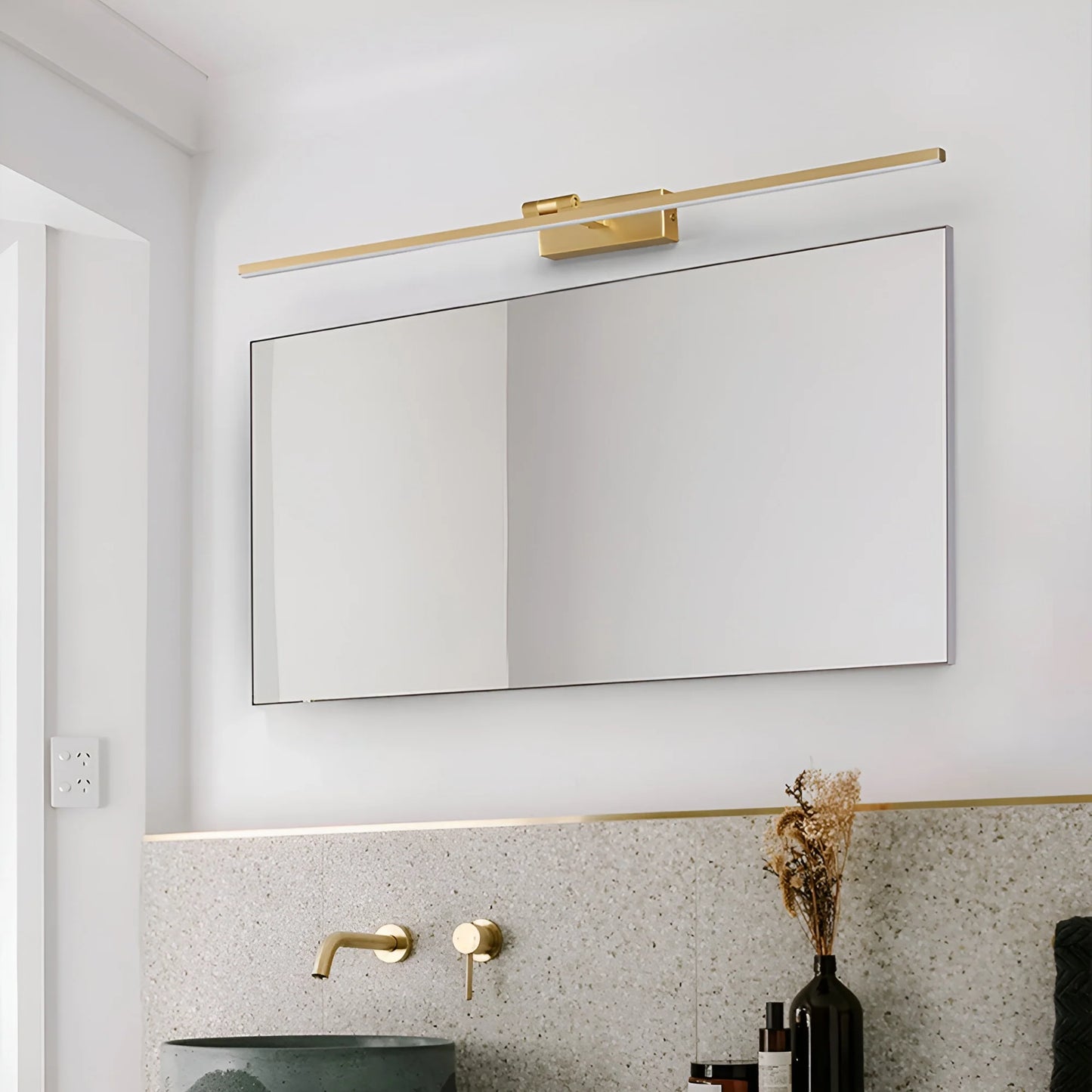 Linear Bathroom Wall Light - Nuvé
