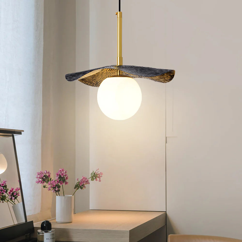 Alabaster Montera Brass Pendant Light - Nuvé