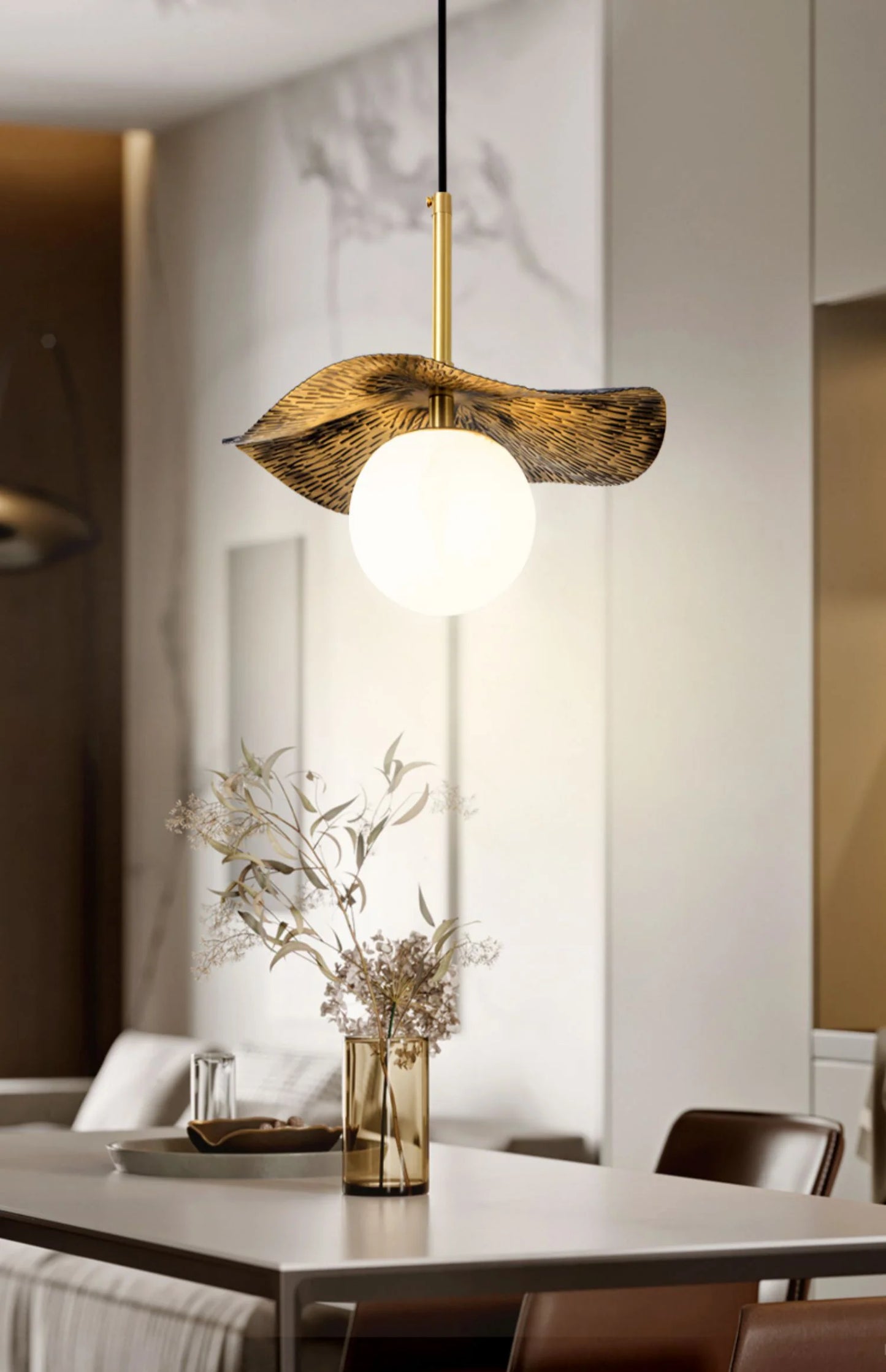Alabaster Montera Brass Pendant Light - Nuvé
