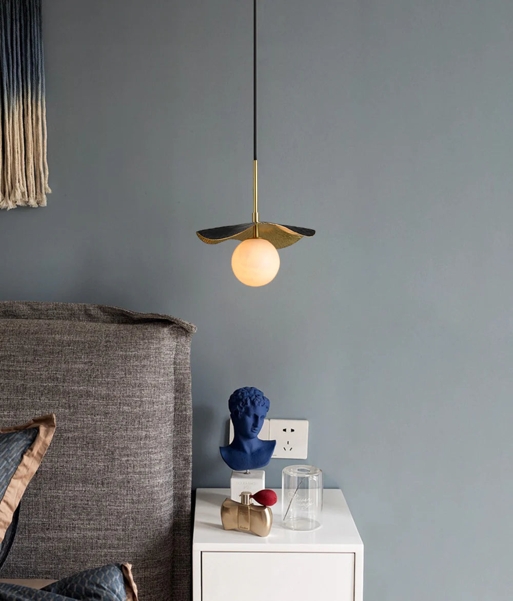 Alabaster Montera Brass Pendant Light - Nuvé