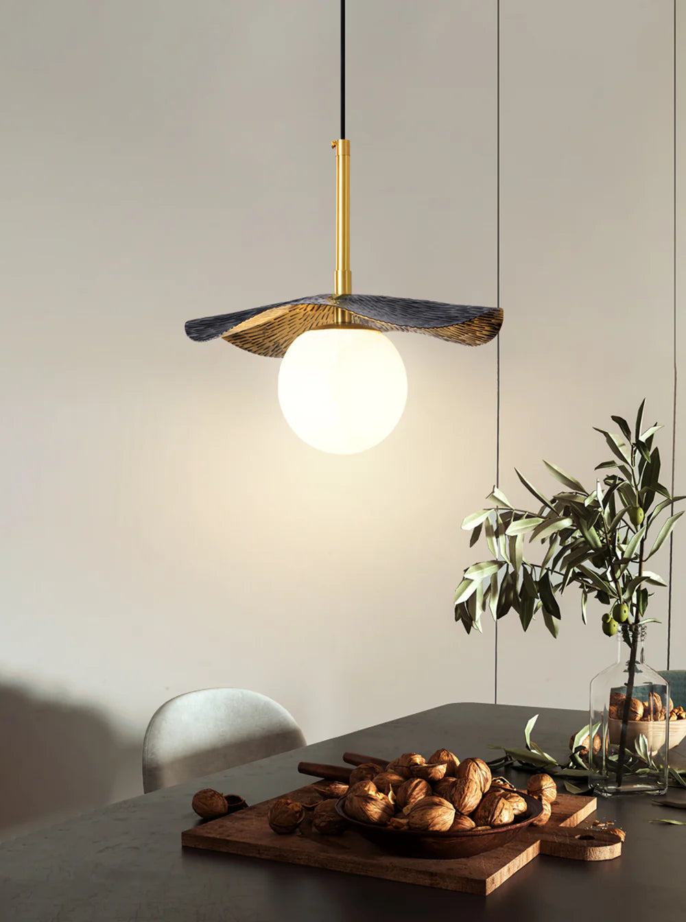 Alabaster Montera Brass Pendant Light - Nuvé