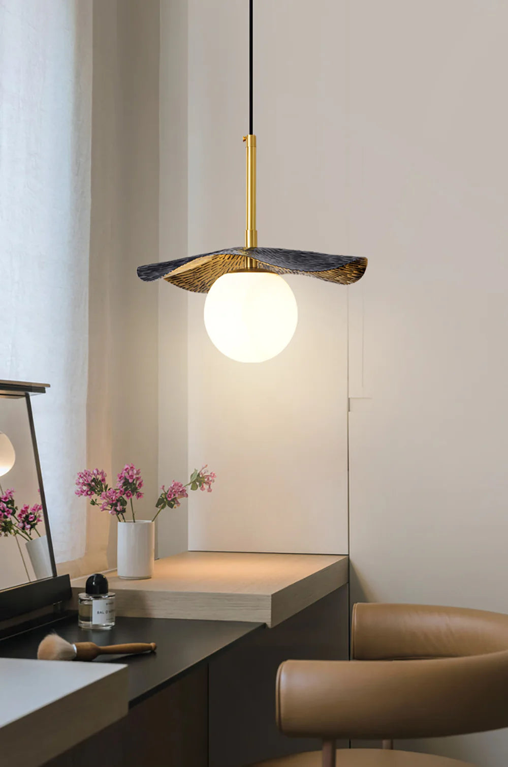 Alabaster Montera Brass Pendant Light - Nuvé
