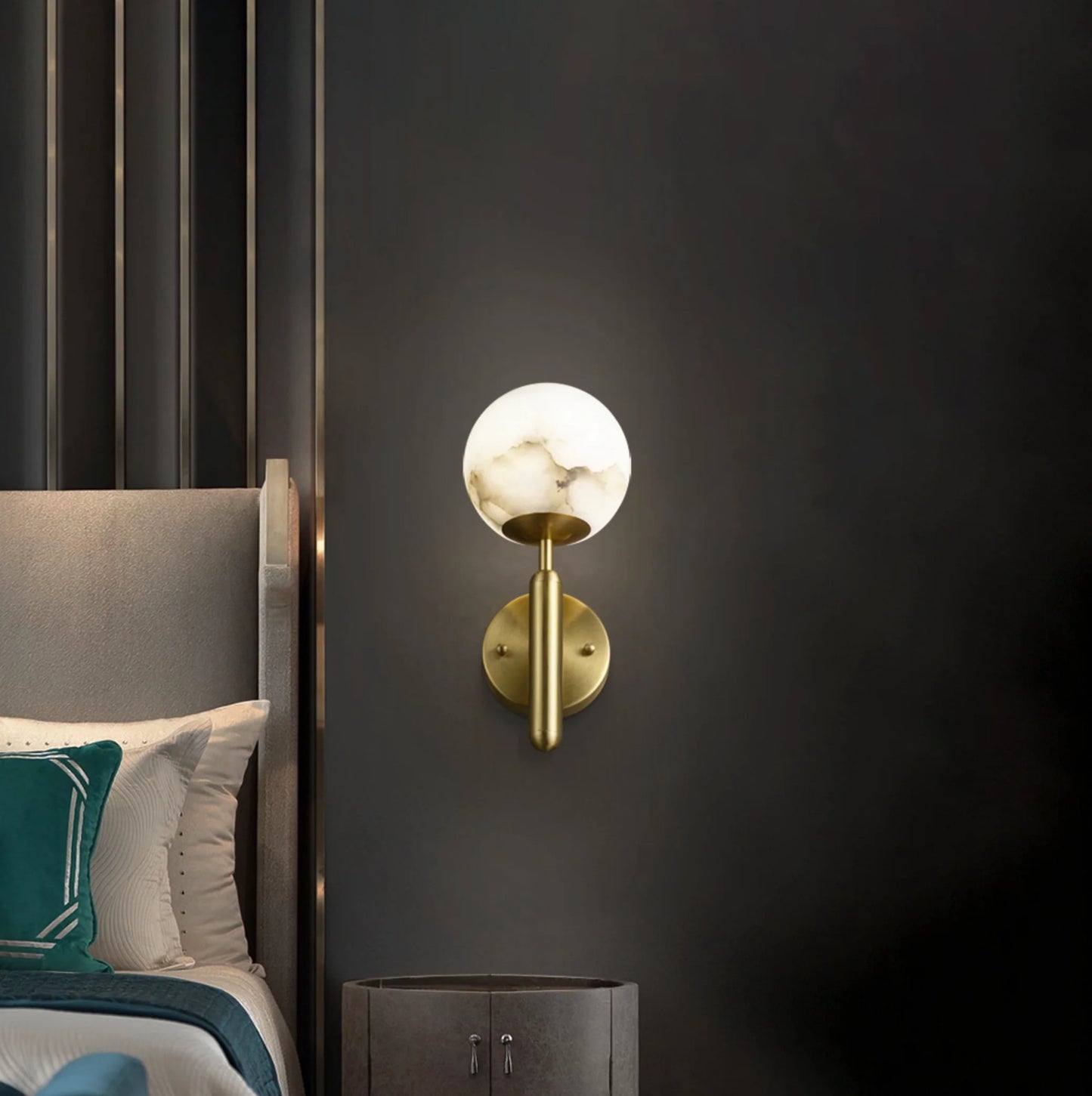 Luxury Alabaster Orbis Wall Lamp - Nuvé