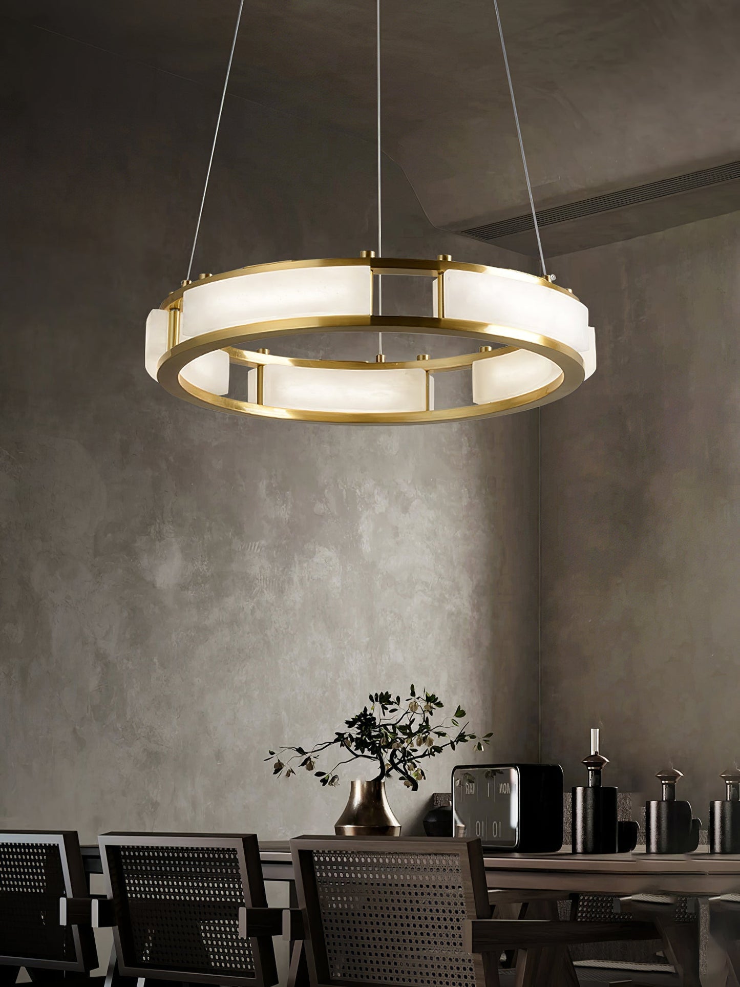 Round Qatar Alabaster Chandelier - Nuvé