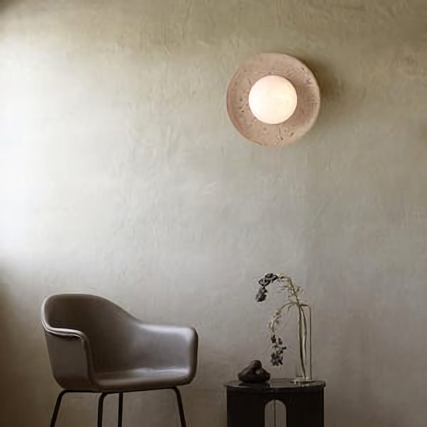 Round Travertine Wall Lamp - Nuvé