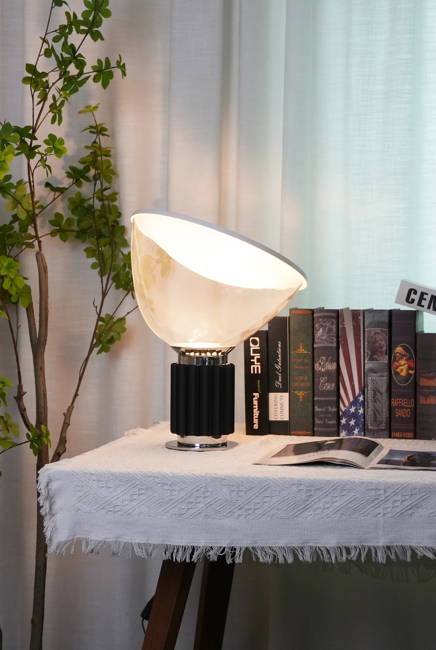 Taccia Glass Table Lamp - Nuvé