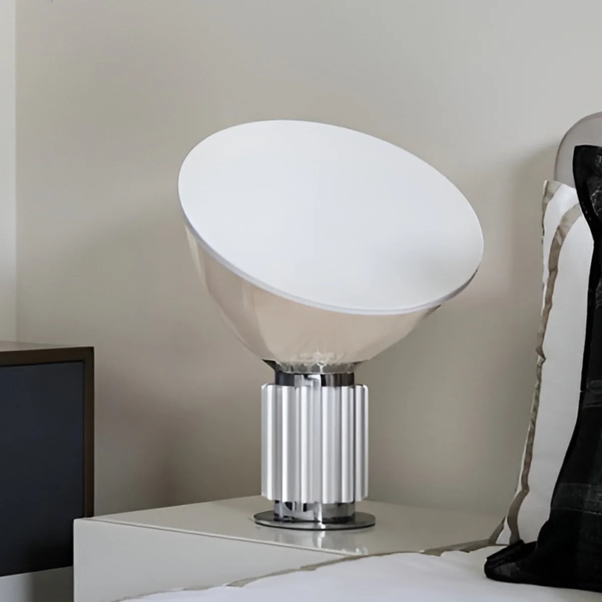 Taccia Glass Table Lamp - Nuvé