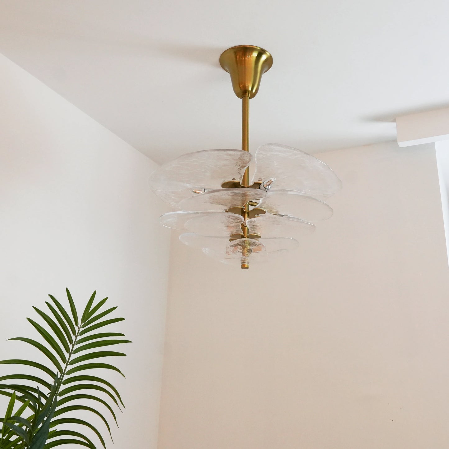 Leaf-Shaped White Textured Glass Chandelier - Nuvé