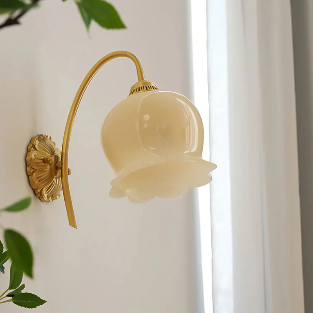 Valley Flower Brass Wall Lamp - Nuvé