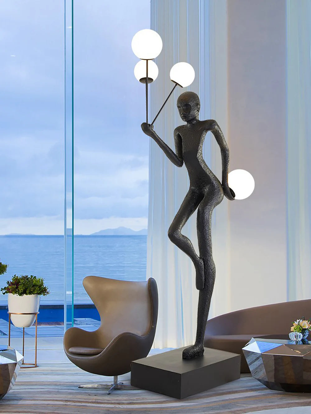 Welcome Sculpture Characters Floor Lamp - Nuvé