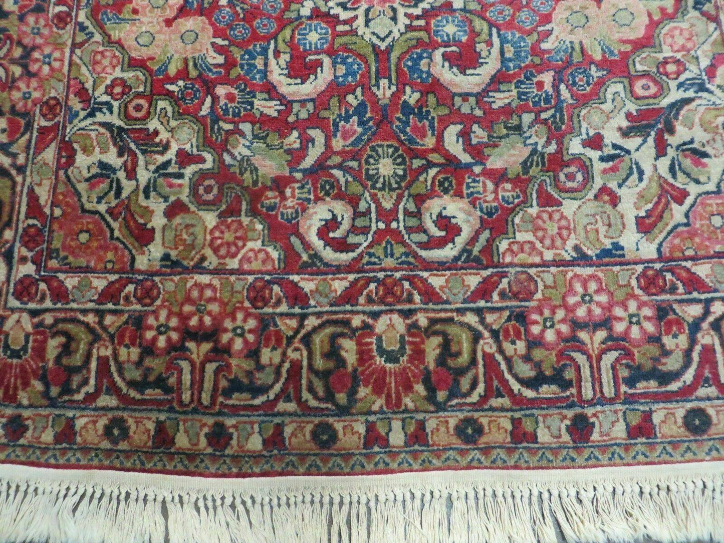 Persian Sarouk Rug 4.6 x 5, Red, Semi Antique, Floral - Nuvé