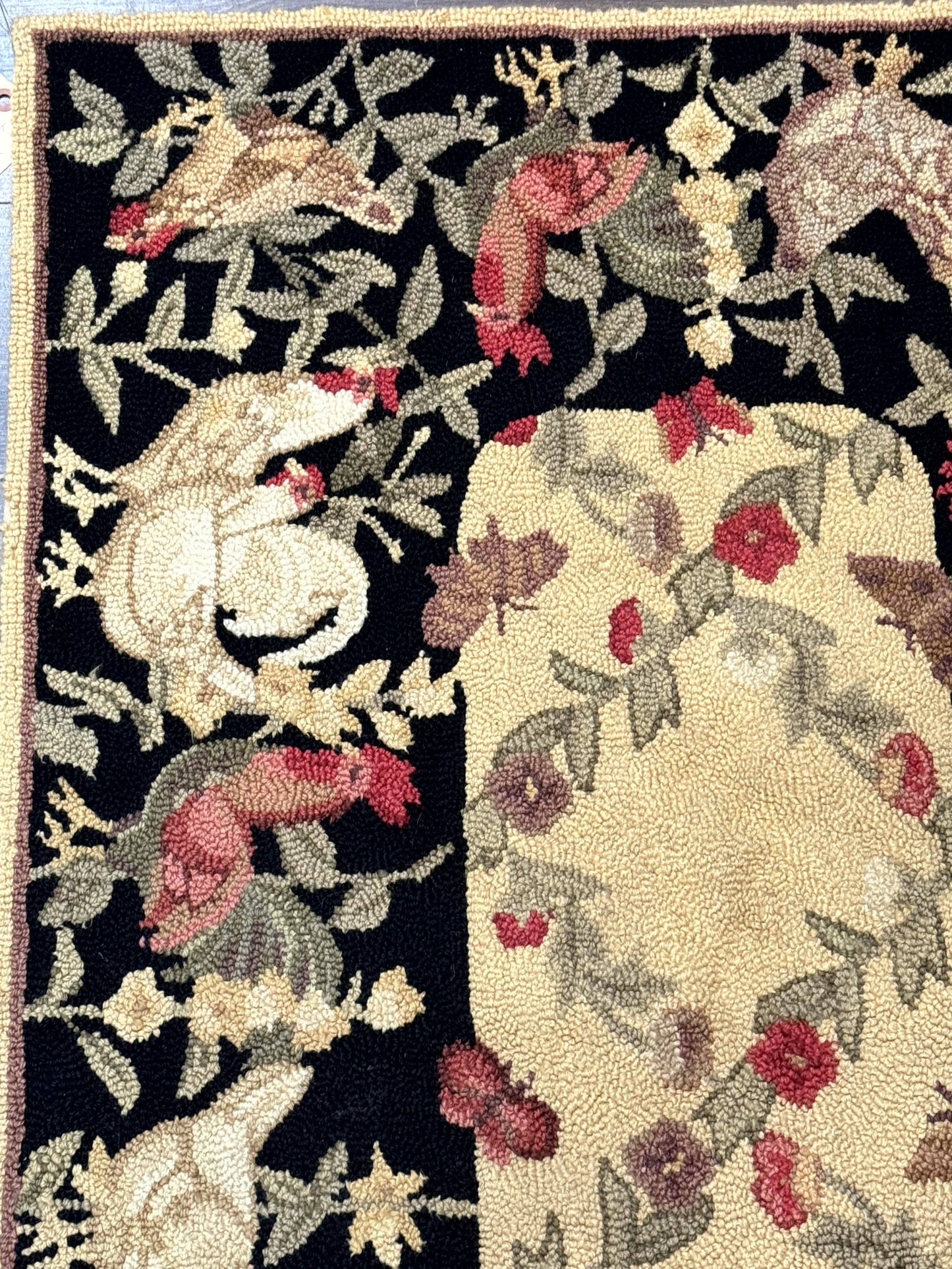Small Vintage Hooked Rug, Roosters, Handmade, Wool - Nuvé