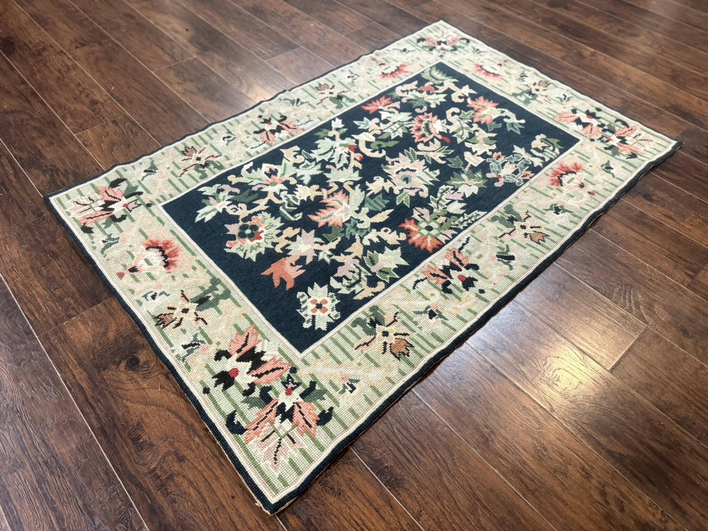 Vintage American Needlepoint Rug 4x6, Dark Green, Wool, Handmade, Flatweave Carpet - Nuvé